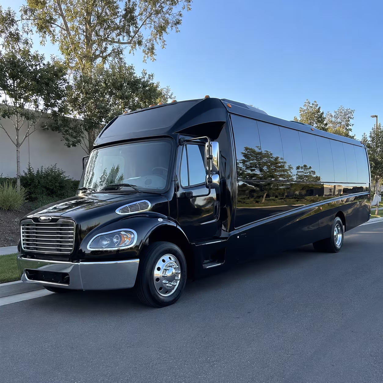 dayton 28 passenger minibus