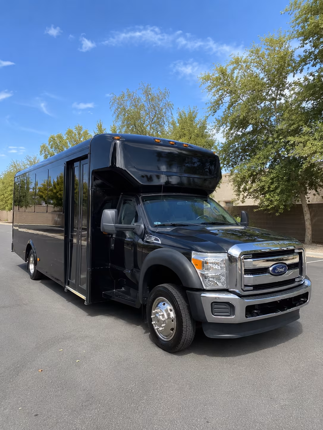 party buses to dayton s club and theater concert scene
